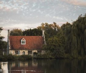 Review of charming and beautiful luxury lakeside villas